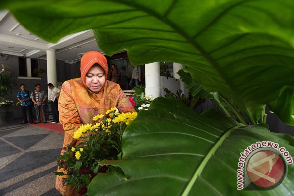 20150312antarafoto-walikota-surabaya-120315-zk-2