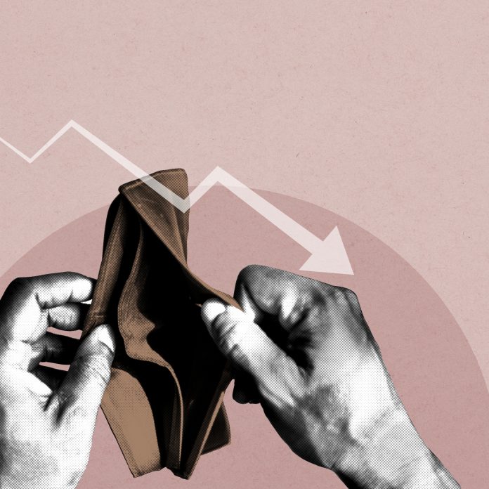Empty wallet due to coronavirus economic impact social banner il
