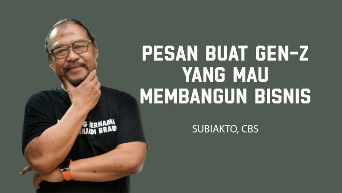 PRODUK PERTAMA YANG SAYA CIPTAKANTahun 1972.Saya masih bekerja di PT Guru Indonesia.Suatu hari, -01